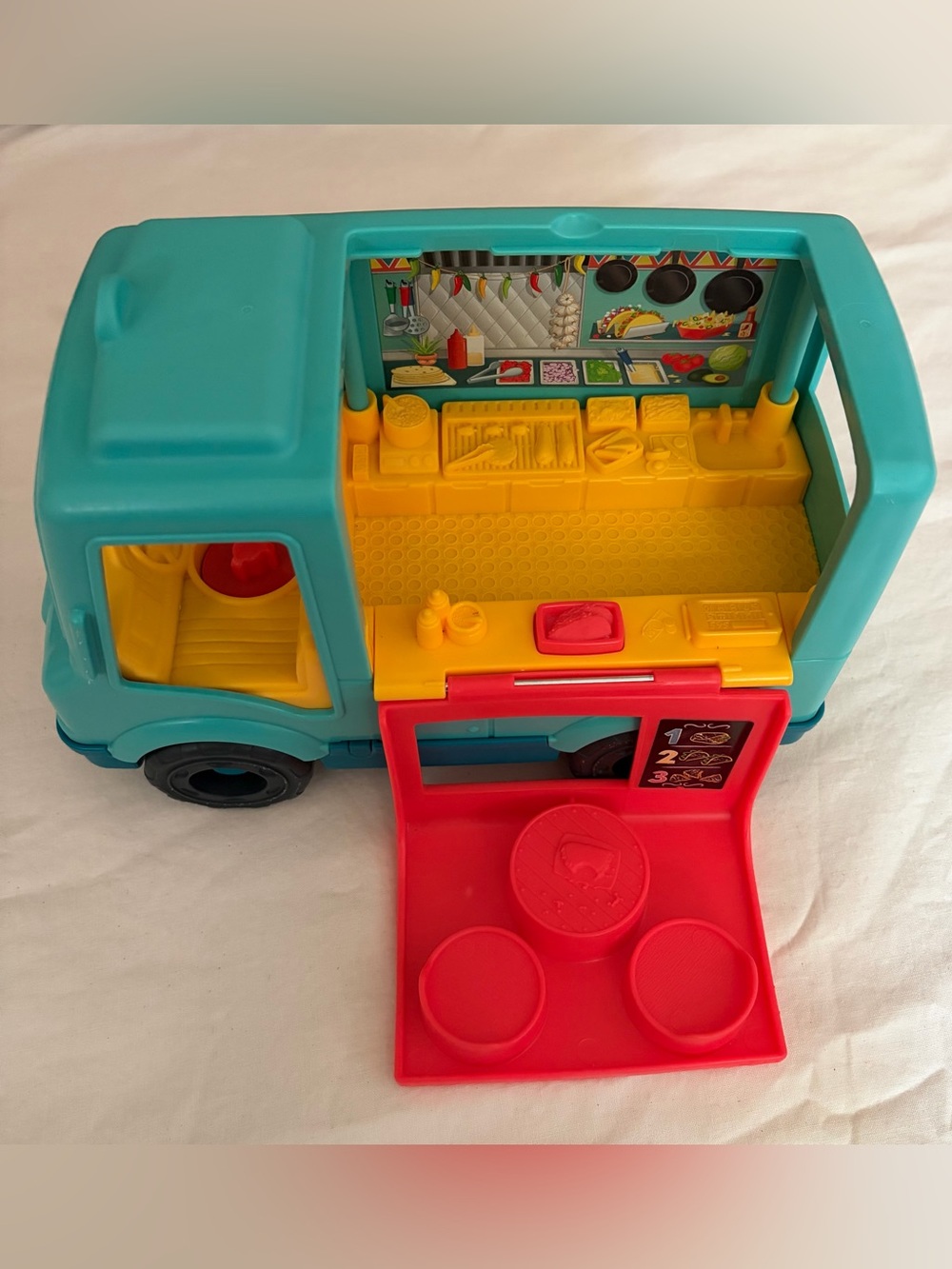 Fisher-Price Little People Serve it Up Food Taco Truck toddler toy playset - Picture 6 of 13